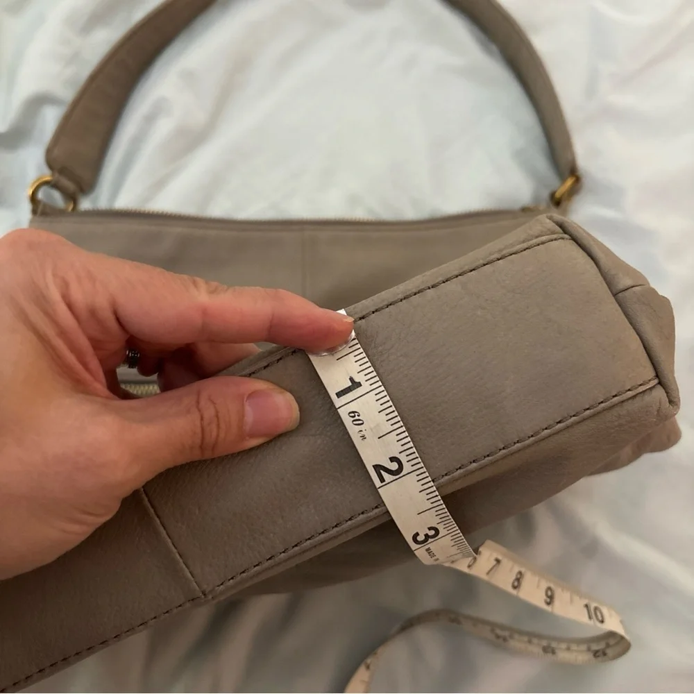 HOBO liberty taupe